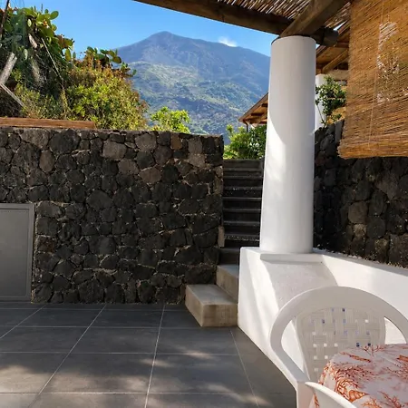 Casa Martha بيت للعطل سترومبولي